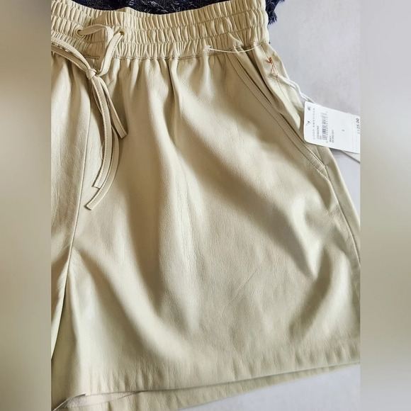 NWT || GOOD AMERICAN || Better Than Leather shorts - Picture 3 of 7